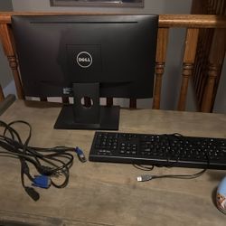 Dell Monitor And Targus keyboard