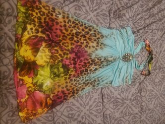 Cute new dress size medium. 40$