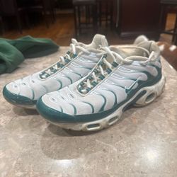 Nike Air Max Plus Sneakers White Teal size 8.5 in men