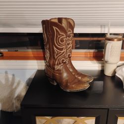 8.5 Woman's Cowgirl Boots