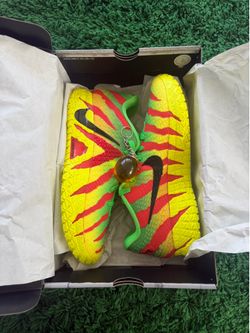 Nike ja jurassic Park size 10.5
