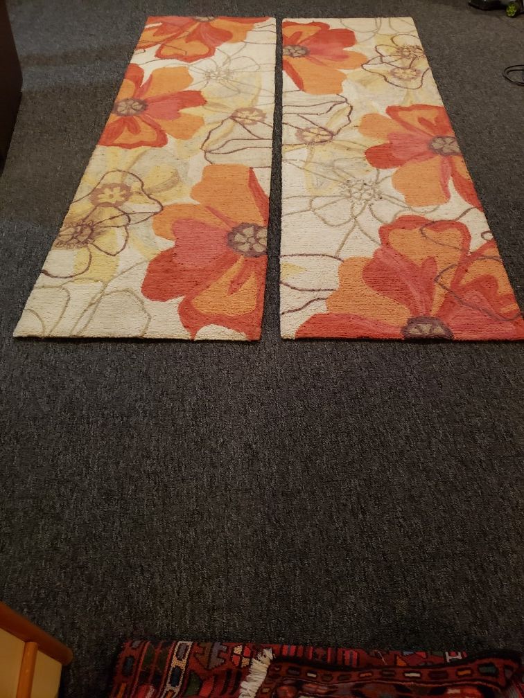 Beautiful Laurel Collection,/ Hand Hooked Runner