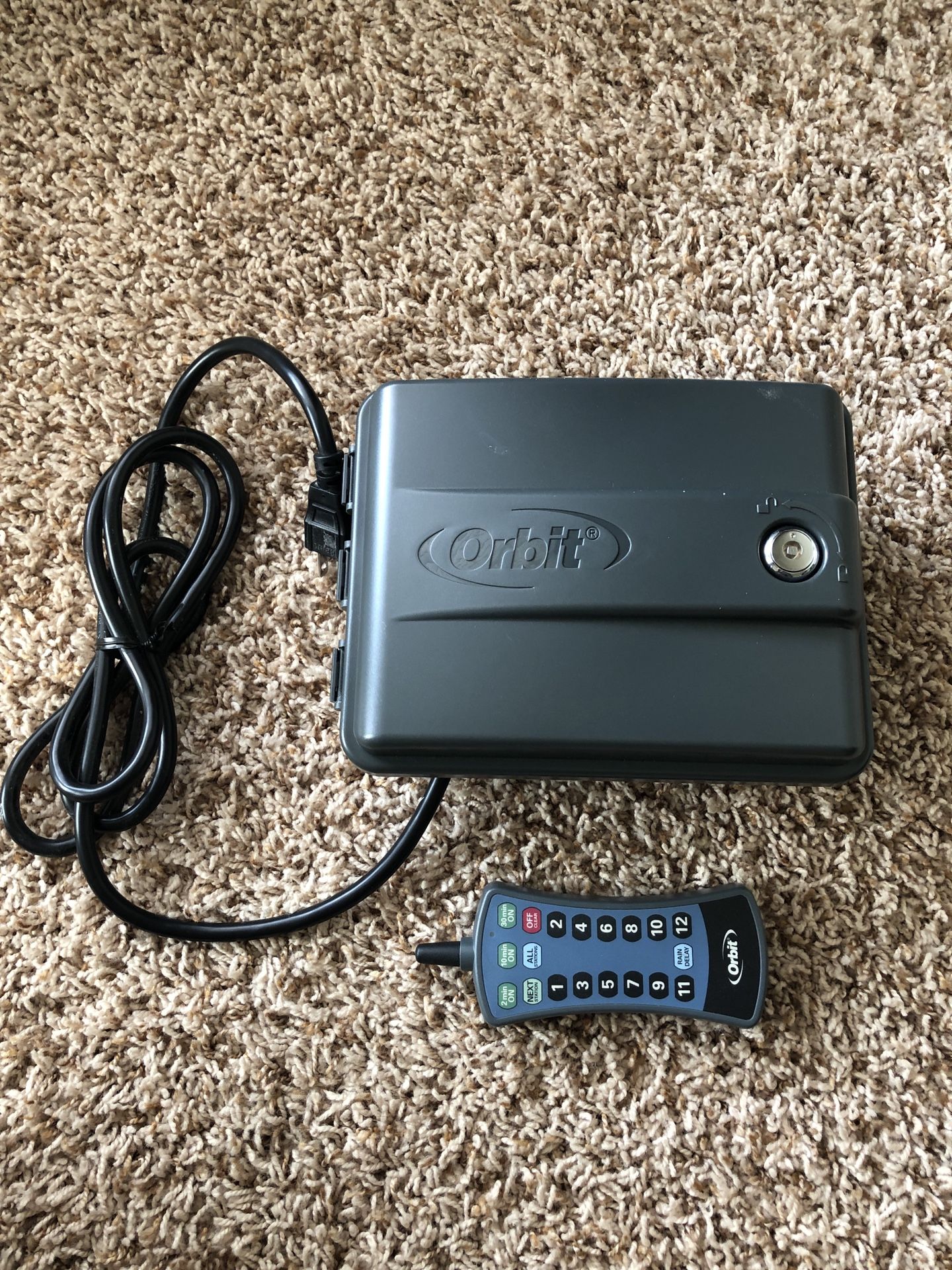 12 Station Orbit Sprinkler With Remote
