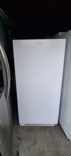 Frigidaire freezer - Can Deliver
