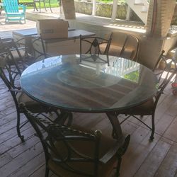 Round Glass Top Table And Chairs 