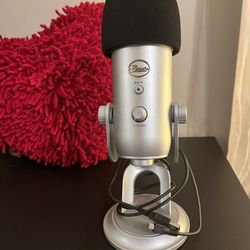 Blue Professional Bluetooth Microphone 