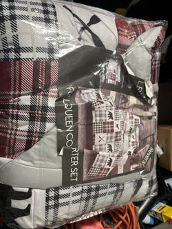 Brand New Queen Comforter