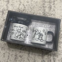 Disney Mickey Creamer and Sugar Set