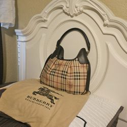 Authentic Burberry Purse Size M Offert Rasonable