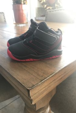 Kids Jordan size 7c