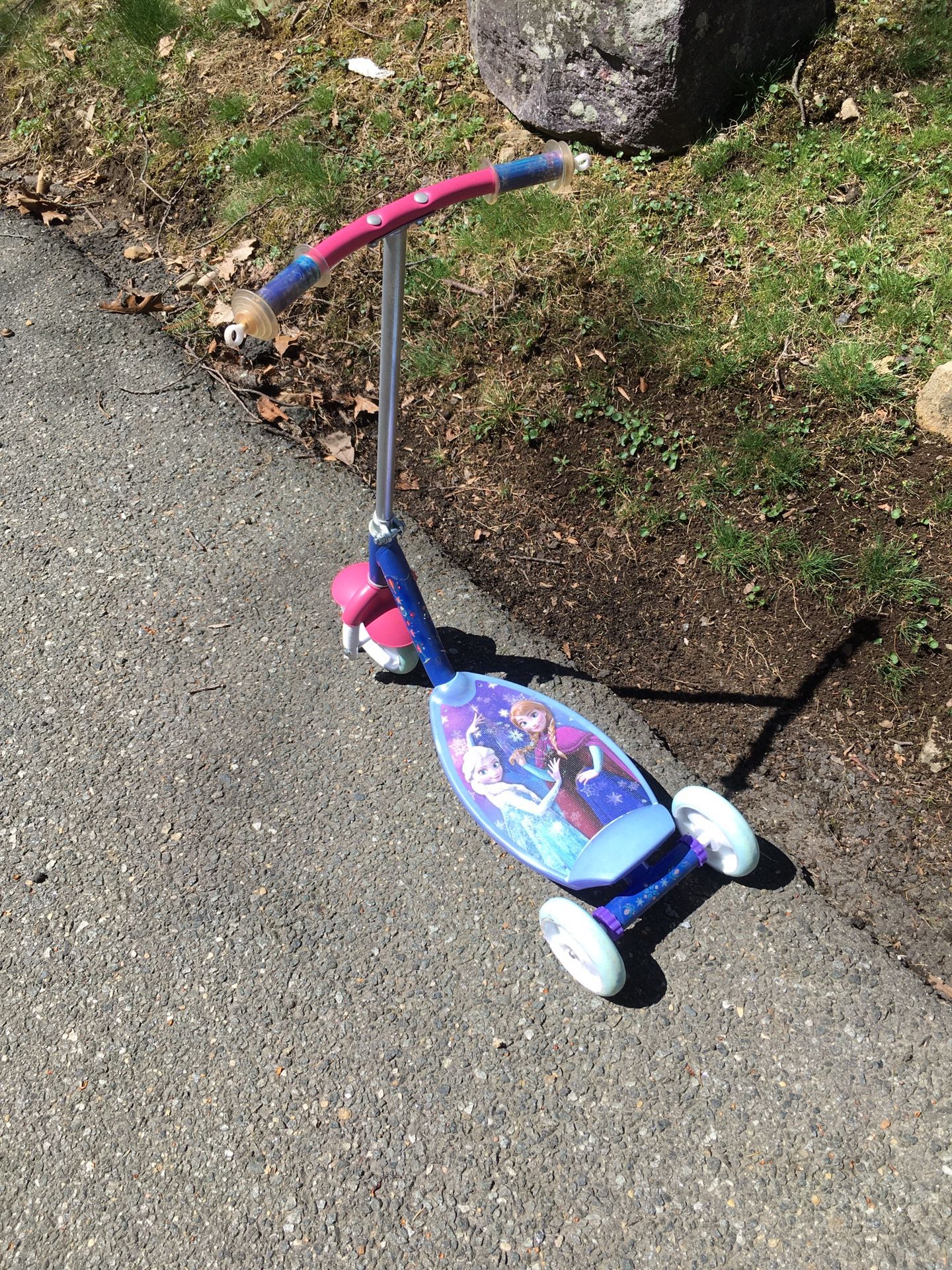 Huffy 3 wheeled scooter
