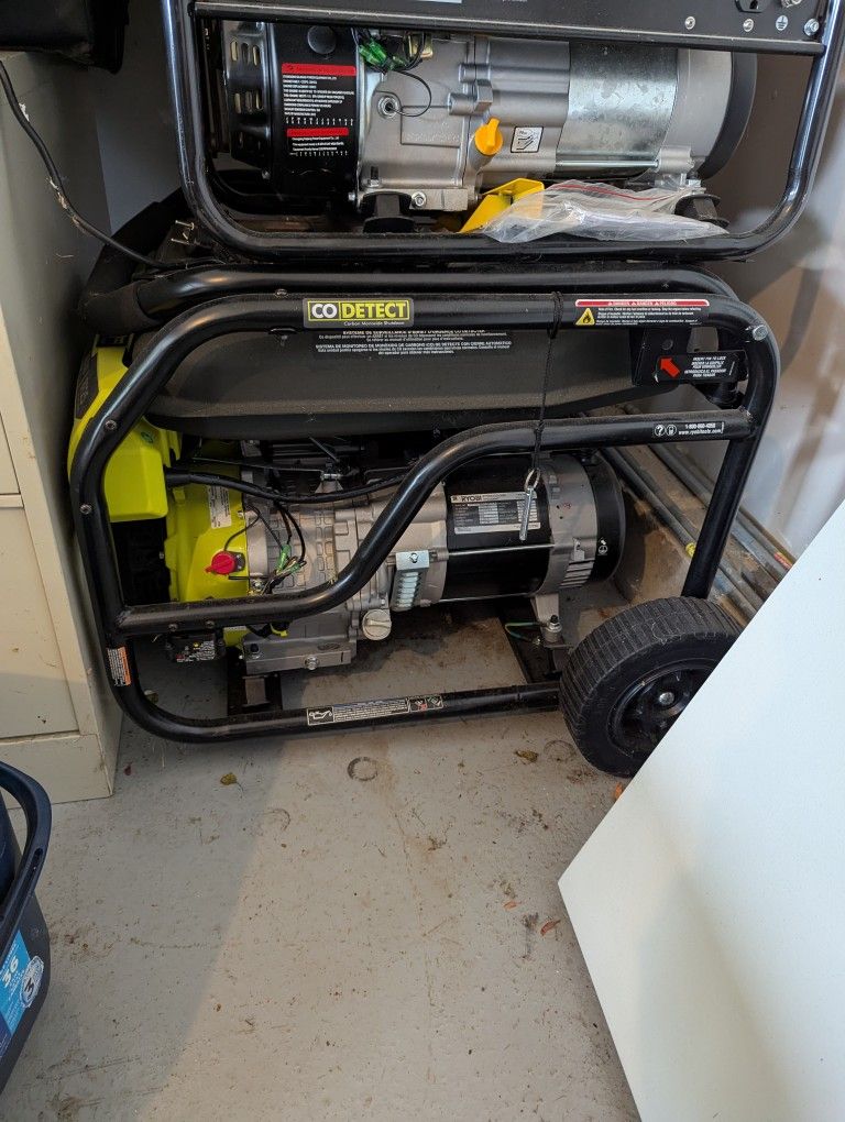 Ryobi 7000-Watt Gasoline Portable Generator w/ CO Detect – Excellent Condition