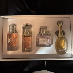 Mini Dior Women’s perfume set - 4 mini bottles of J'adore, Miss Dior, Joy, Adict