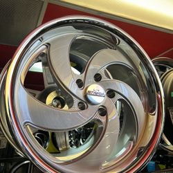 20” Strada “Retro 5” Wheels