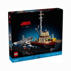 LEGO Ideas Jaws Set Diorama Kit (LEGO Model: 21350)