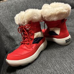 Sperry Red Bearing Winter Boots