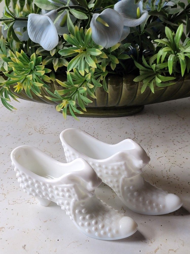 Vintage Fenton Cat Head Slipper Hobnail Milk Glass Shoe 5"