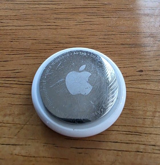 Excellent Apple AirTag Ultra WideBand Tracker