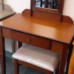Small Vanity’s Clearance 