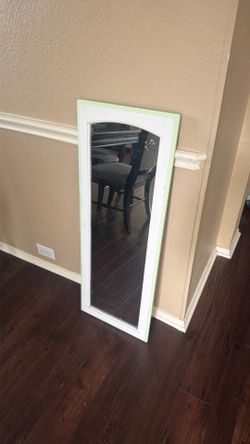 Wall mirror