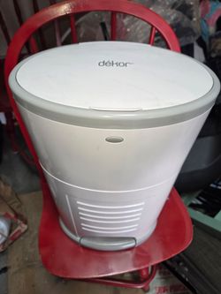 Diapers dispenser