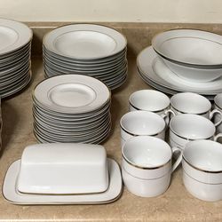 12 Serving Dinnerware Porcelain Fine China 