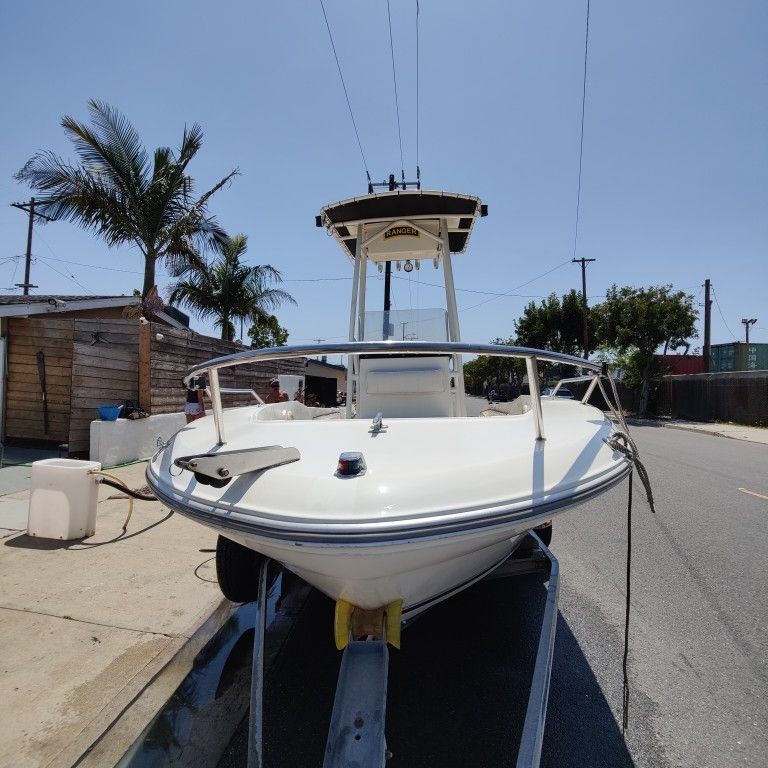 1995 Sea Ray Center Console Boat 18 Ft