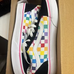 BRAND NEW Old skool Vans 