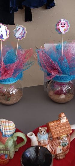 Used/Leftover Baby Shark Centernpieces .