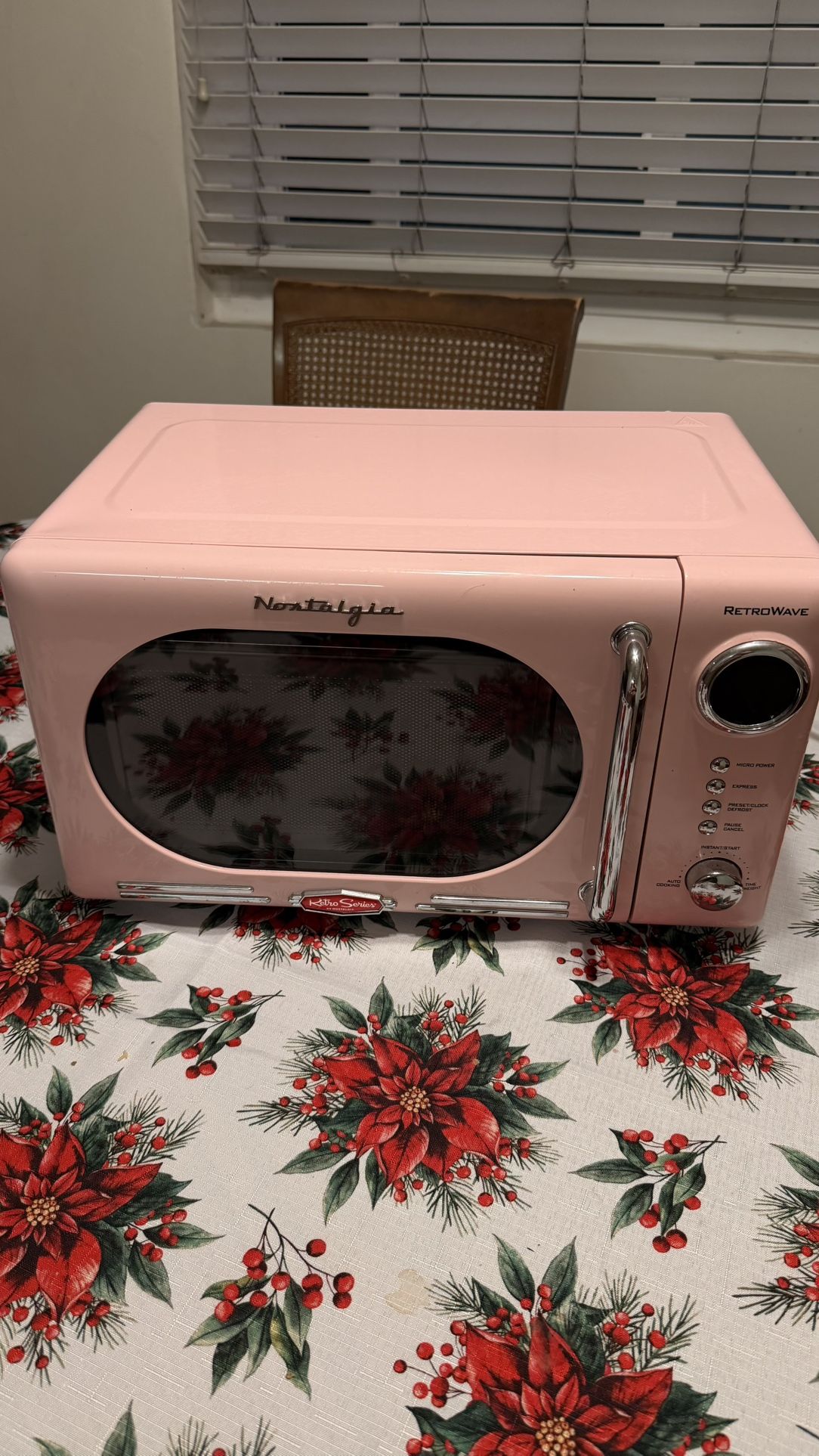 Retro Pink Nostalgia Microwave – Mint Condition – $60