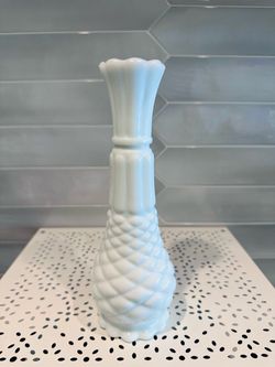 Vintage Colonial Diamond “pineapple” 9” tall milk glass vase by Anchor Hocking