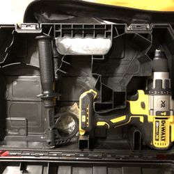 Dewalt XR Heavy Duty Hammmer Drill With Handle New