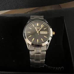 **new**mens Seiko “essential Collection”