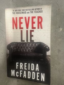 Never Lie by Freida McFadden Paperback