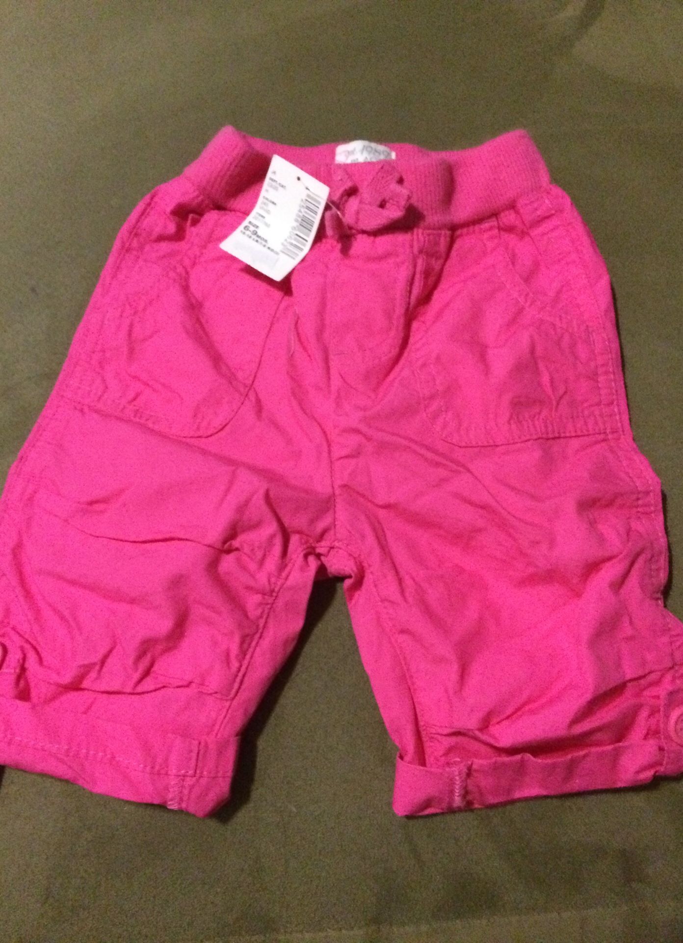 Brand new with tags size 6-9 months Childrens place capris