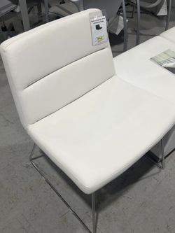 Padded Lounge Chair with Chrome Base – New – $350 📦 Miami