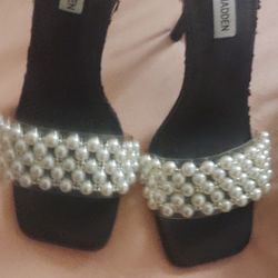 Elegant high Heel Shoes And Decorative sneakers