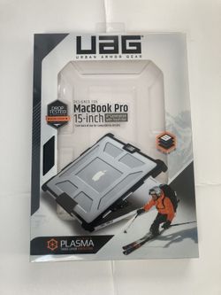 Urban Armor Gear Plasma Series Clear Case for MacBook Pro 15 in