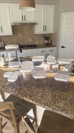 Oxo containers
