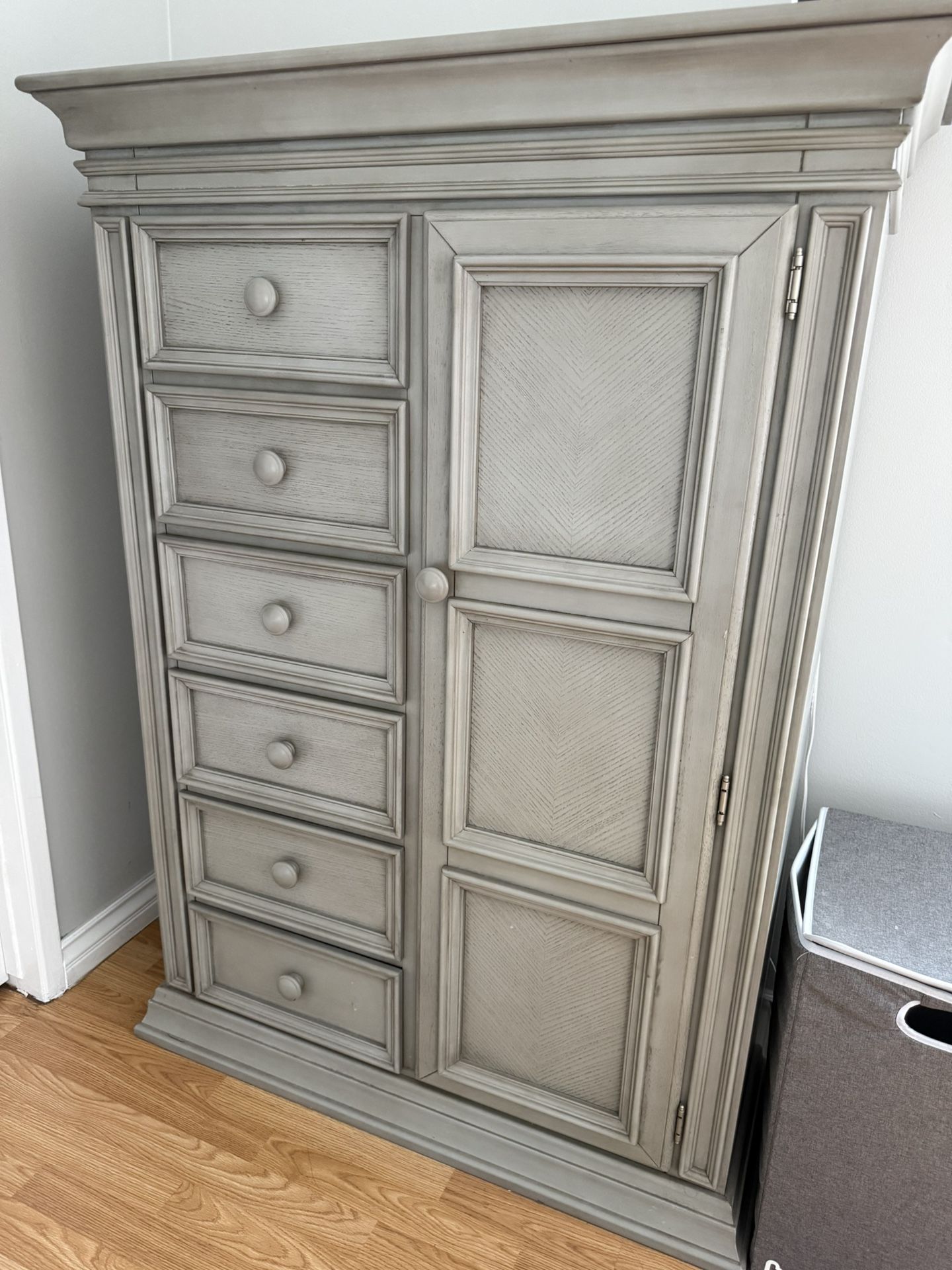 Children’s Dresser