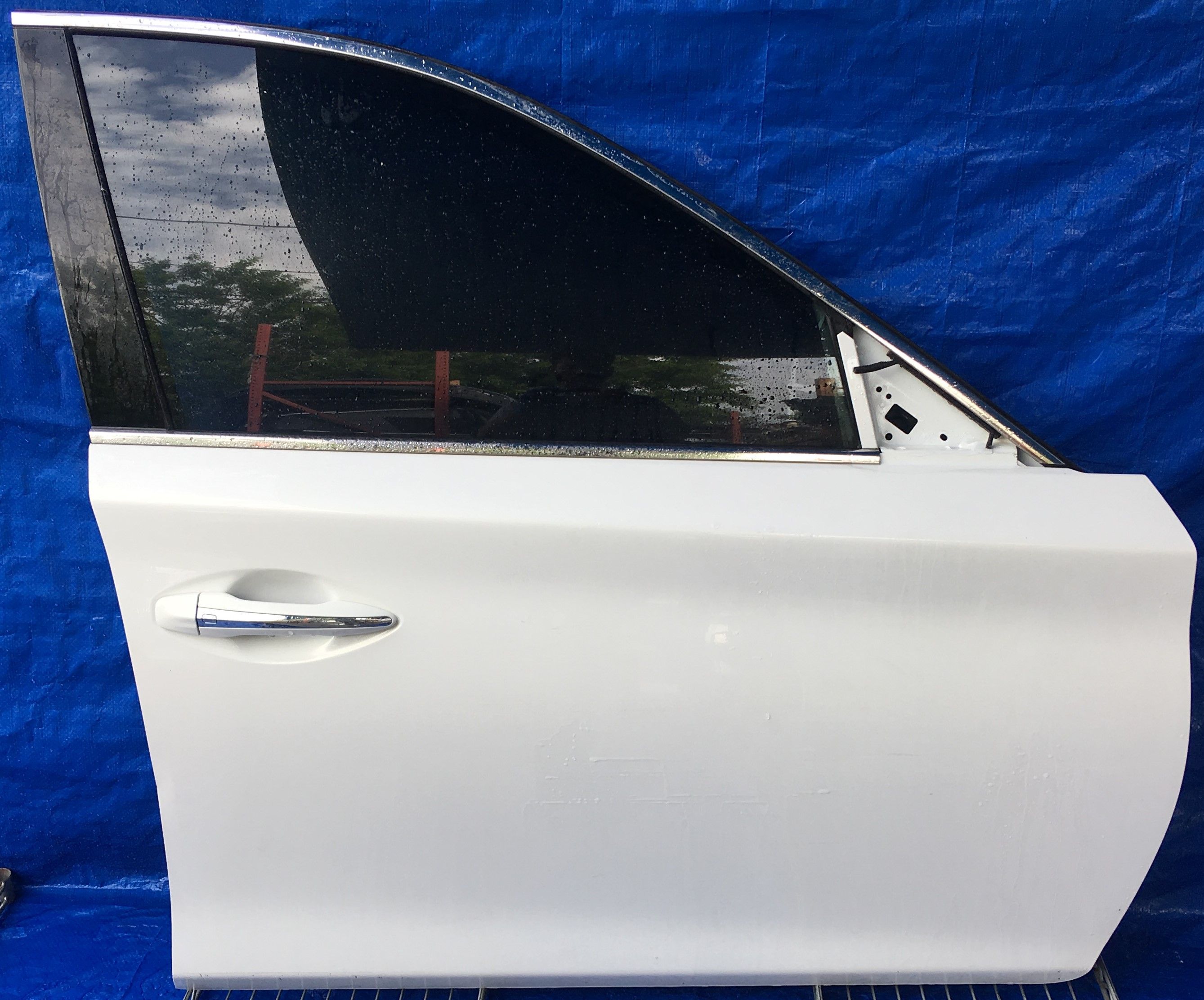 2014 - 2018 INFINITI Q50 FRONT RIGHT PASSENGER SIDE DOOR WHITE