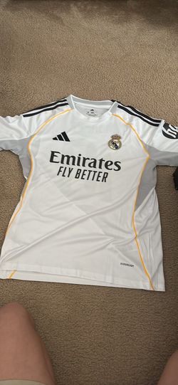 25/26 Real Madrid Mbappe jersey Size M 100 or best offer