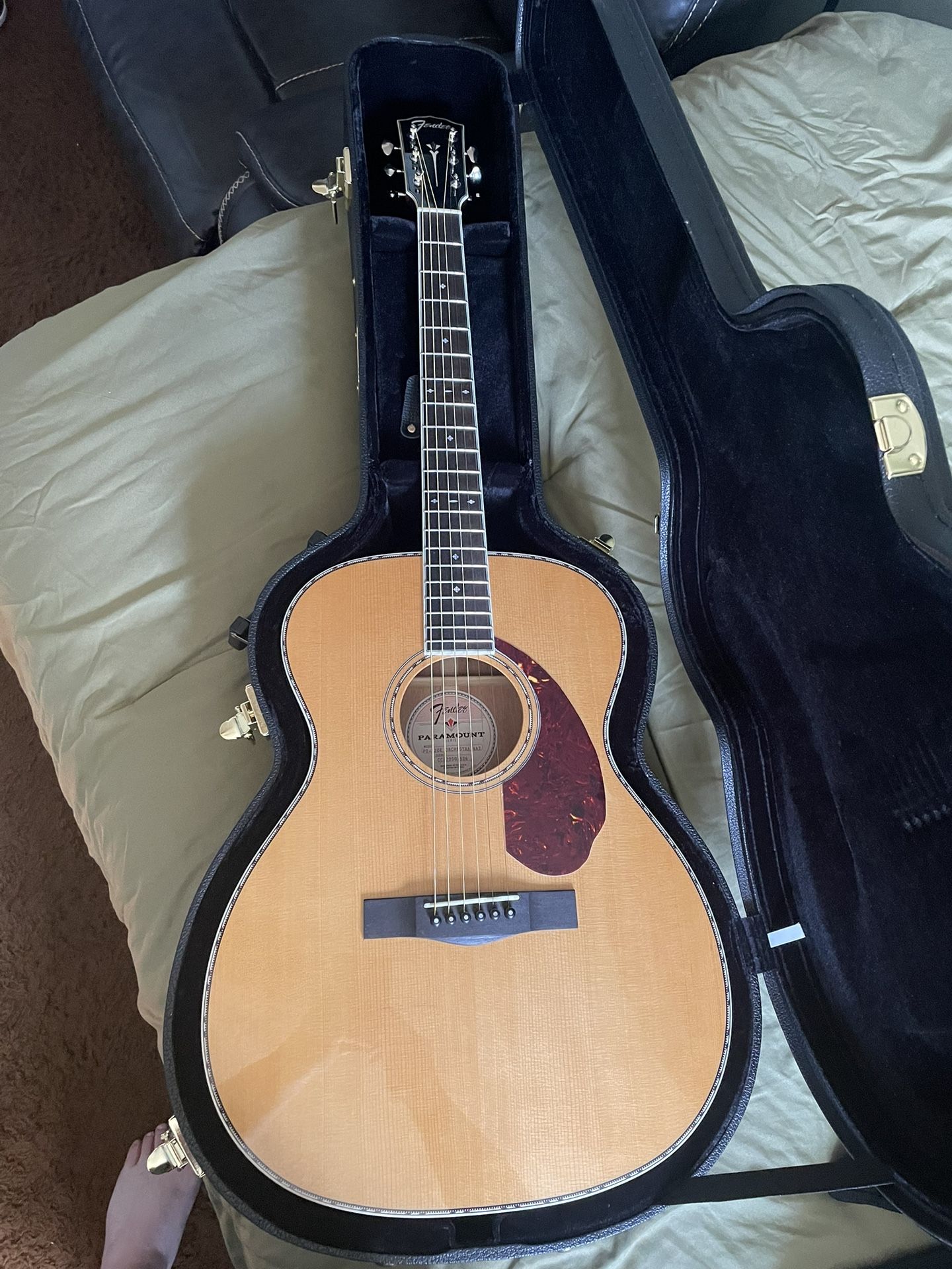 New Fender PO-220E Acoustic/Electric Guitar With Case