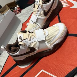NIKE ZOOM FIELD JAXX 