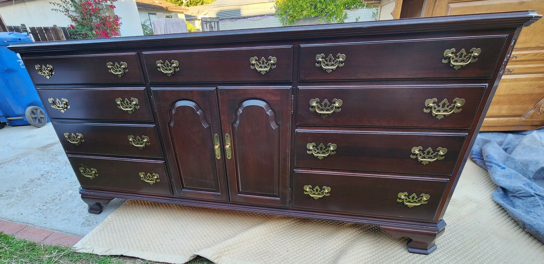 Ethan Allen Georgian Court 11 Drawer Cherry Dresser 74x34x20.5"