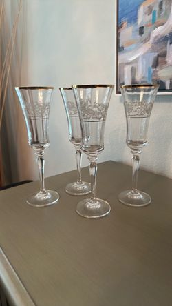 Set of 4 Mikasa Antique Lace Champagne Flutes / Glasses - Gold Trim