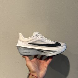 Nike Zoom Fly - Men’s Size 9 - NEW