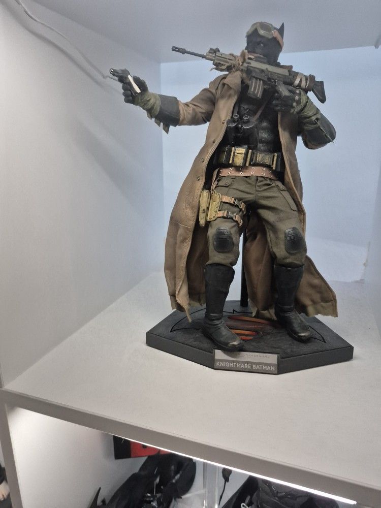 Hot Toys And Diamond Select Statues For Sale