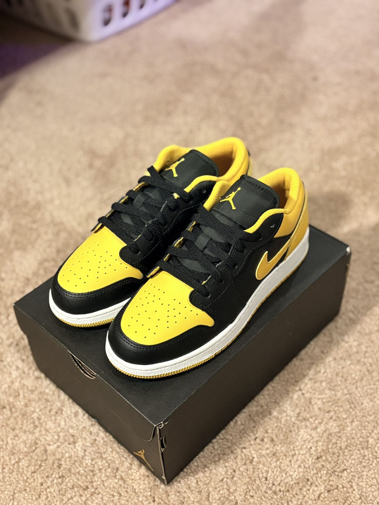 Air Jordan 1 Low (GS) Black/Yellow Ochre-White