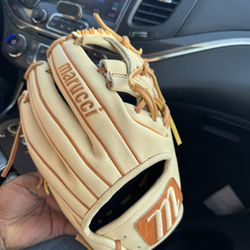 MARRUCCI BASEBALL GLOVE 